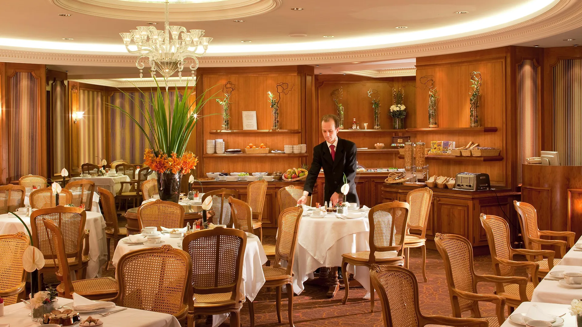 Chateau Frontenac Hotel 4*