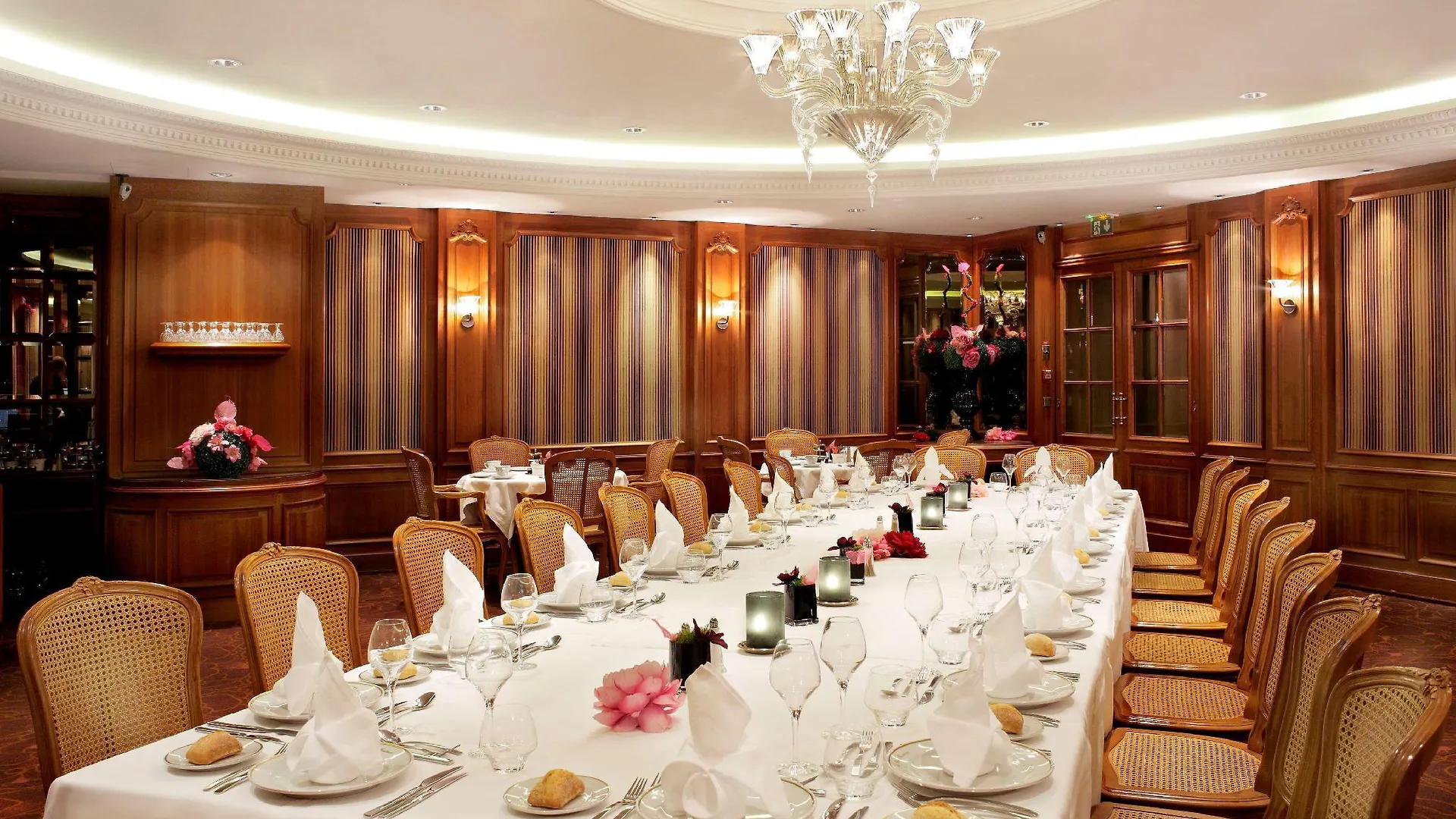Chateau Frontenac Hotel 4*